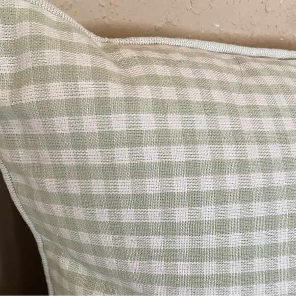 🎄 1 Threshold mint green and white gingham plaid print decor pillow - Picture 2 of 4